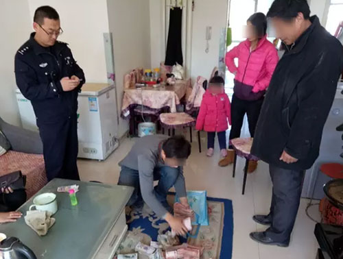 17萬當垃圾丟掉：驚慌失措！全家上陣翻找垃圾桶